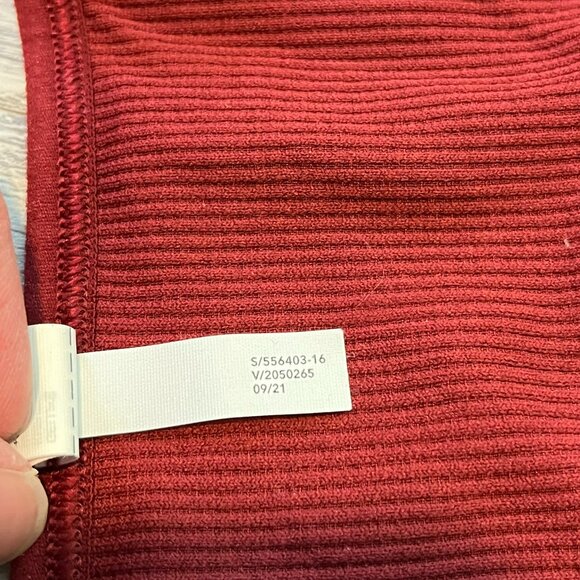 Set of 3! Athleta Aurora Seamless Crop Rib Tanks - Red, Wine, Lavender - Large - Picture 9 of 13